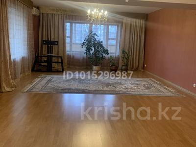 4-бөлмелі пәтер · 217 м² · 2/9 қабат, Көктем-1 ш/а., Маркова 39, бағасы: 187 млн ₸ в Алматы, Бостандыкский р-н
