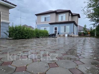 Отдельный дом · 6 комнат · 251 м² · 9 сот., мкр Самал, Самал Мусирали Бердиулы 14 — 14 за 88 млн ₸ в Атырау