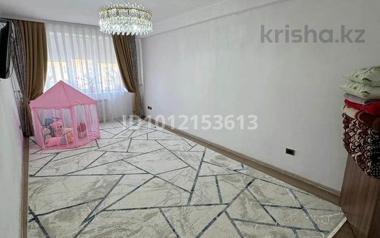 2-комнатная квартира · 61.9 м² · 8/9 этаж, мкр Береке 29 — Даулет нан за 23.5 млн ₸ в Атырау — фото 2