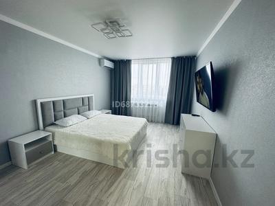 1-комнатная квартира, 62 м², 9 этаж посуточно, 5 мкрн 16 за 14 000 〒 в Аксае