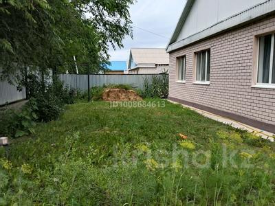 Отдельный дом · 4 комнаты · 118 м² · 9.5 сот., Роза Багланова 63 — Магазин Татьяна за 25.9 млн ₸ в Актобе, жилой массив Кирпичный