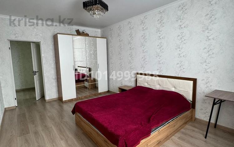 3-комнатная квартира · 100 м² · 6/7 этаж, Касыма Шарипова 206/4 за 350 000 ₸ в Алматы, Алатауский р-н — фото 2