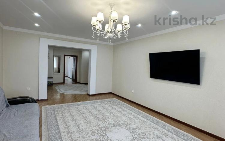 3-комнатная квартира · 112.1 м² · 4/9 этаж, мкр Сары Арка, Жарбосынова 62 за 40 млн ₸ в Атырау — фото 2