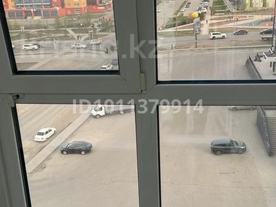 1-комнатная квартира · 50 м² · 7/10 этаж, мкр. Алтын орда, Алия молдагулова 62 — Возле остановки золотой квартал за 170 000 〒 в Актобе