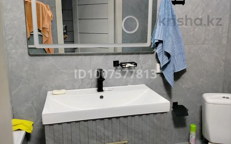 1-комнатная квартира · 39 м² · 1/6 этаж, мкр Кокжиек за 180 000 ₸ в Алматы, Жетысуский р-н — фото 2