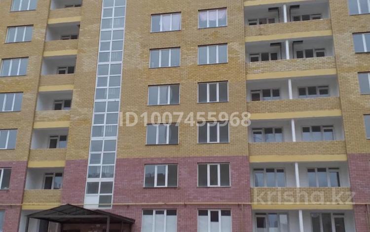 1-бөлмелі пәтер · 45.2 м² · 3/9 қабат, мкр Береке 42, бағасы: 18 млн ₸ в Атырау — фото 3