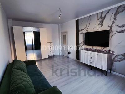 2-комнатная квартира · 65 м² · 1/10 этаж, мкр Центральный, Абая 26, 26/1, 26/2, 26/3 за 35 млн 〒 в Атырау