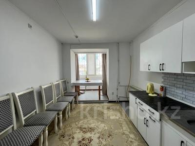 1-комнатная квартира, 50 м², 1/6 этаж помесячно, Бокенбай батыра за 140 000 〒 в Актобе