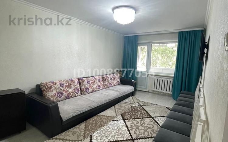 3-комнатная квартира · 62 м² · 1/5 этаж, мкр Юго-Восток, Муканова 16 за 21 млн ₸ в Караганде, Казыбек би р-н — фото 2