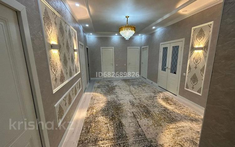 4-комнатная квартира · 161 м² · 3/9 этаж, 19-й мкр 25 за 59.5 млн ₸ в Актау — фото 49