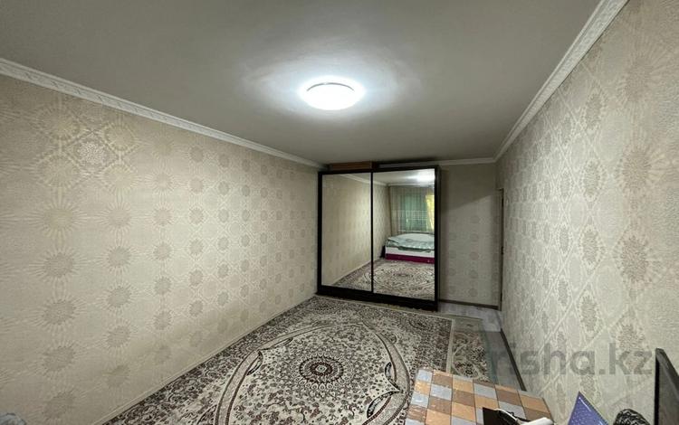 1-комнатная квартира, 32.1 м², 1/4 этаж, Молдагуловой за 12 млн 〒 в Шымкенте, Аль-Фарабийский р-н — фото 3