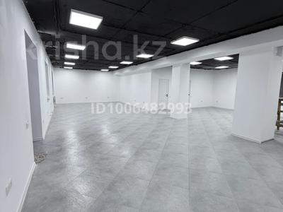 Свободное назначение, офисы, магазины и бутики, склады, салоны красоты, медцентры и аптеки, образование, развлечения · 150 м² за 35 млн ₸ в Атырау, мкр. Алмагуль