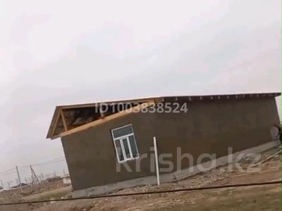 Отдельный дом · 2 комнаты · 82 м² · 8 сот., Мкр Шанырақ — Колтаған рядом арка за 7.5 млн 〒 в Таразе