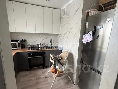 2-комнатная квартира · 48 м² · 5/5 этаж, Строителей 28 — Пушкина Строителей за 9.5 млн ₸ в Аксу