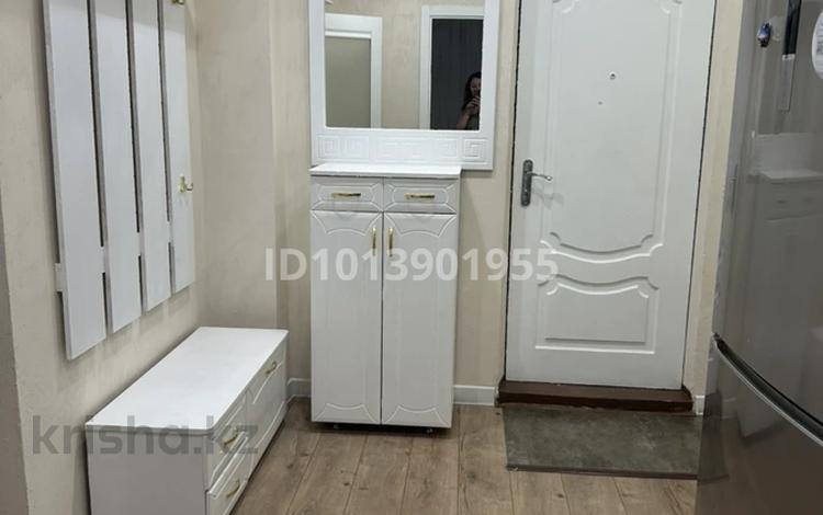 2 бөлме · 53 м² · 2/5 қабат, Хусайнова 157/1, бағасы: 16 000 ₸ в Уральске — фото 2