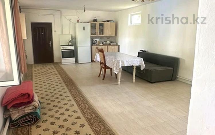 Часть дома · 2 комнаты · 50 м² · 8 сот., мкр Альмерек за 200 000 ₸ в Алматы, Турксибский р-н — фото 2