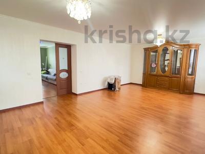 3-бөлмелі пәтер · 85 м² · 4/5 қабат, Азаттык 71, бағасы: 26 млн ₸ в Атырау