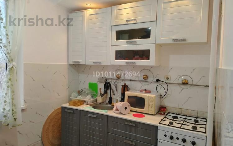 1-бөлмелі пәтер · 38 м² · 6/9 қабат, 5 мкр 38 дом, бағасы: 110 000 ₸ в Аксае — фото 2
