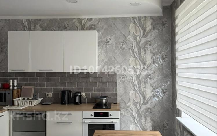 3-комнатная квартира · 82.6 м² · 2/3 этаж, Металлургов 13 — Дворец культуры металлургов(дкм) за 250 000 ₸ в Усть-Каменогорске, Ульбинский — фото 2