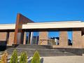 Отдельный дом · 5 комнат · 713.3 м² · 18 сот., мкр Акжайык — Толеметова за 365 млн 〒 в Шымкенте, Абайский р-н