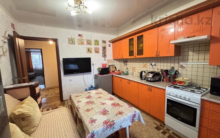 3-комнатная квартира · 78.4 м² · 5 этаж, Кизатова за 30.3 млн ₸ в Петропавловске — фото 2