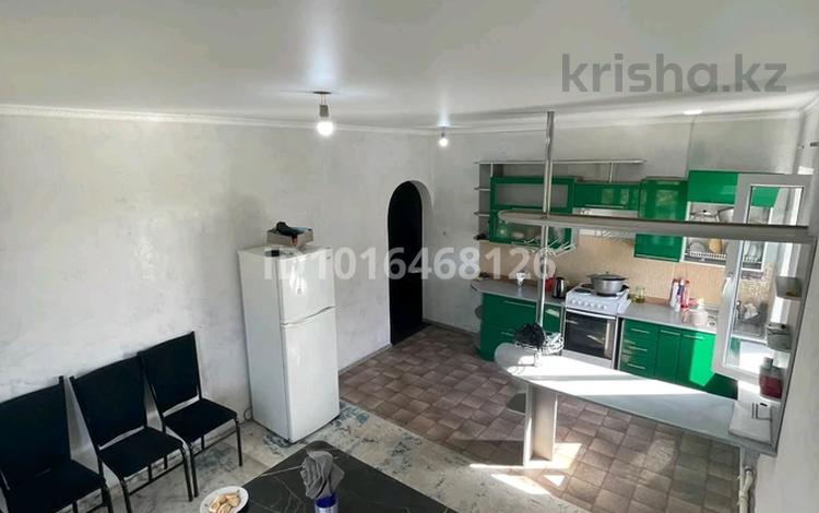 3-бөлмелі пәтер · 62 м² · 2/2 қабат, Бабырби 8, бағасы: 100 000 ₸ в Сатпаев — фото 2