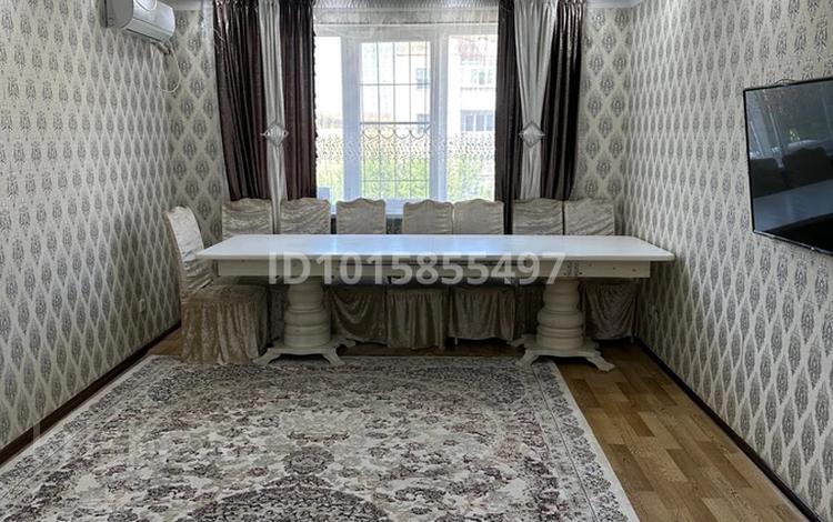 2-комнатная квартира · 67 м² · 4/5 этаж, мкр Саялы 111 за 280 000 ₸ в Алматы, Алатауский р-н — фото 2