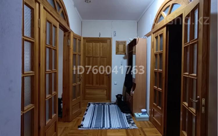 3-бөлмелі пәтер · 80.2 м² · 2/2 қабат, Гагарина 13, бағасы: 18 млн ₸ в Жезказгане — фото 35
