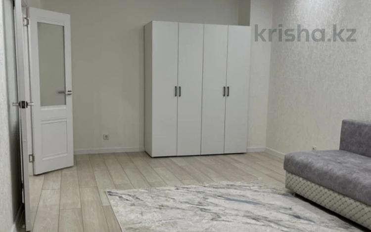 1-бөлмелі пәтер · 52 м² · 3/9 қабат, Туркестан 4/1, бағасы: 33.5 млн ₸ в Астане, Есильский р-н — фото 2