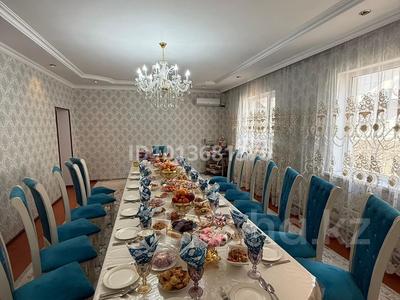 Отдельный дом · 5 комнат · 207 м² · 8 сот., мкр Самал-3, Алтынбастау 56 — Дала молл за 70 млн ₸ в Шымкенте, Абайский р-н