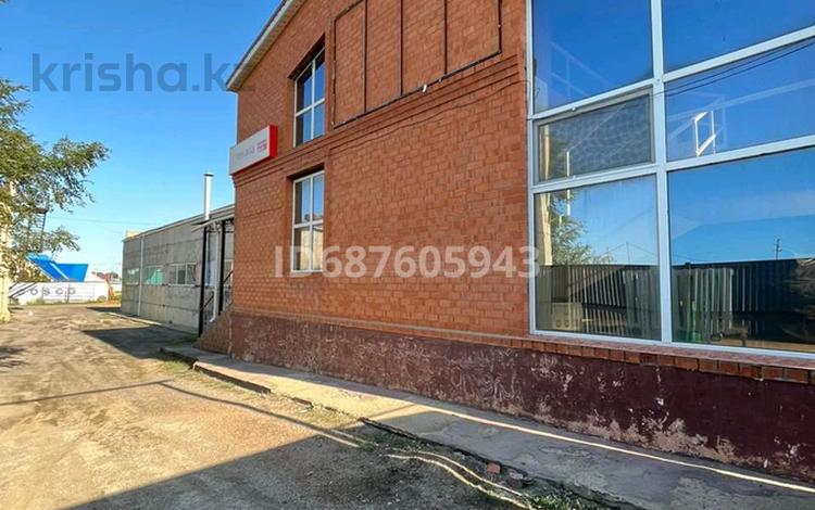 Офисы, склады · 800 м² за 240 млн ₸ в Актобе, мкр. Курмыш — фото 2