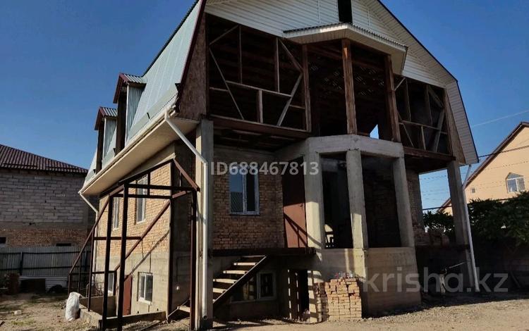 Отдельный дом · 8 комнат · 280 м² · 200 сот., Массив бурыл, улица сарыкемер 71 71 за 41 млн ₸ в Таразе — фото 2