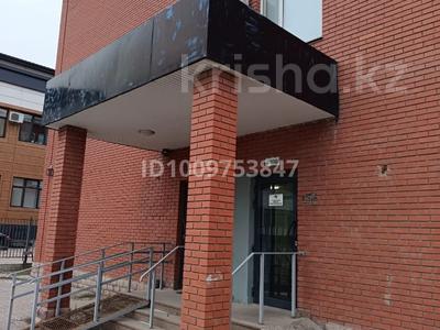 Свободное назначение, офисы, салоны красоты, бани, гостиницы и зоны отдыха, медцентры и аптеки, образование, развлечения · 1100 м² за 450 млн 〒 в Атырау