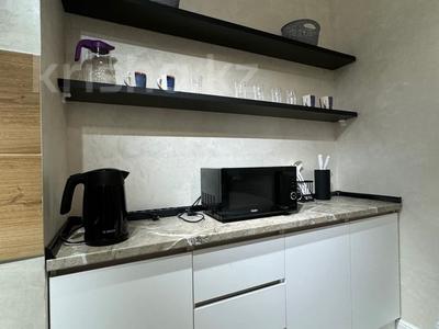 2-бөлмелі пәтер · 60 м² · 3/17 қабат, Ауезова — Толе би, бағасы: 430 000 ₸ в Алматы, Алмалинский р-н