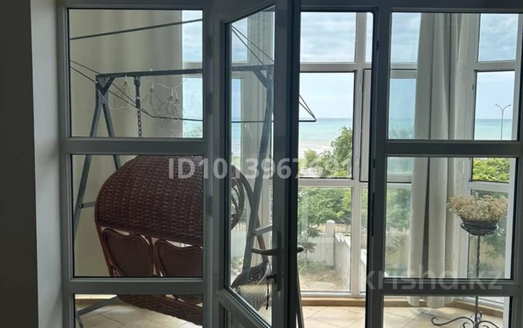 3-бөлмелі пәтер · 162 м² · 3/3 қабат, 14-ш/а. 97/2 — 19А дом, бағасы: 35 000 ₸ в Актау, 14-й мкр — фото 2