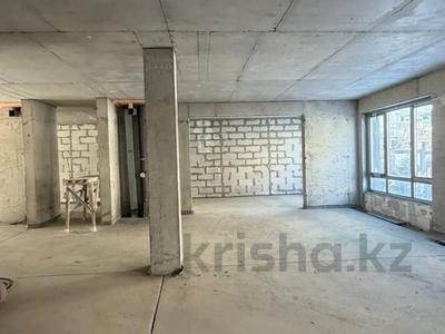 4-бөлмелі пәтер · 280 м² · 1/3 қабат, Жамакаева 252, бағасы: 205 млн ₸ в Алматы, Медеуский р-н