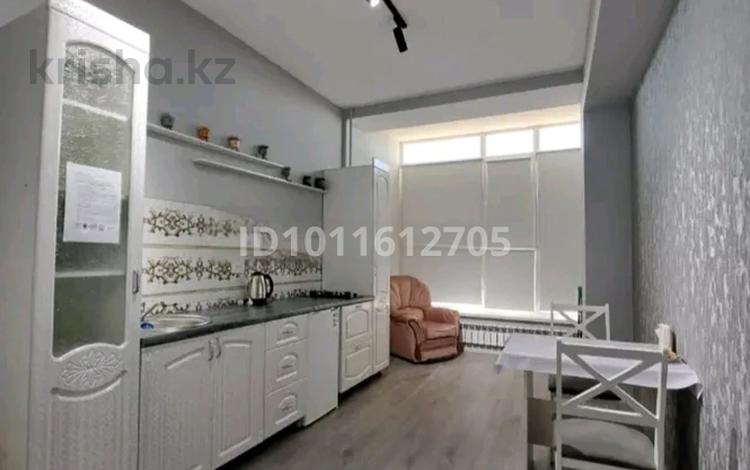 1-бөлмелі пәтер · 45 м² · 4/9 қабат, мкр Нурсая, Абулхайыр хана 51а, бағасы: 15 000 ₸ в Атырау — фото 2