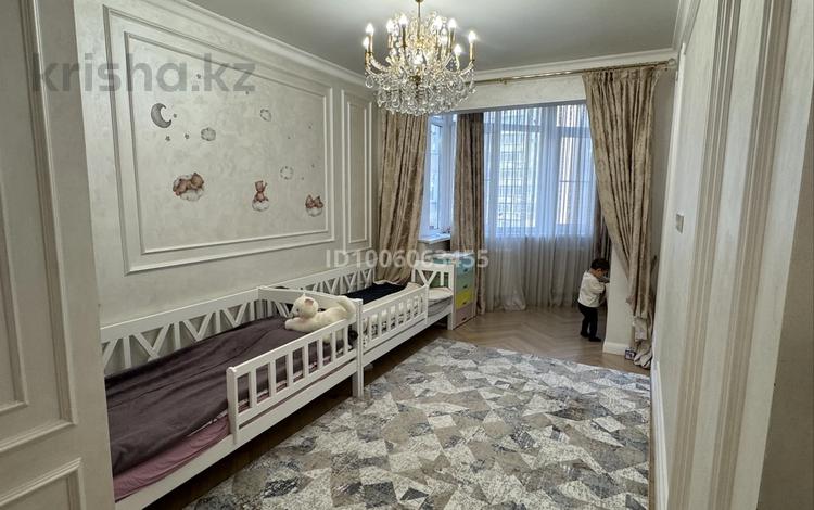 3-комнатная квартира · 91.7 м² · 5/10 этаж, мкр Каргалы, Кенесары хана 54/39 — Кенесары хана за 78 млн 〒 в Алматы, Наурызбайский р-н — фото 2