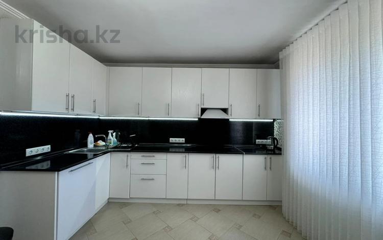 5-комнатная квартира · 160.4 м² · 4/5 этаж, пр. Н. Абдирова за 50 млн ₸ в Караганде, Казыбек би р-н — фото 8
