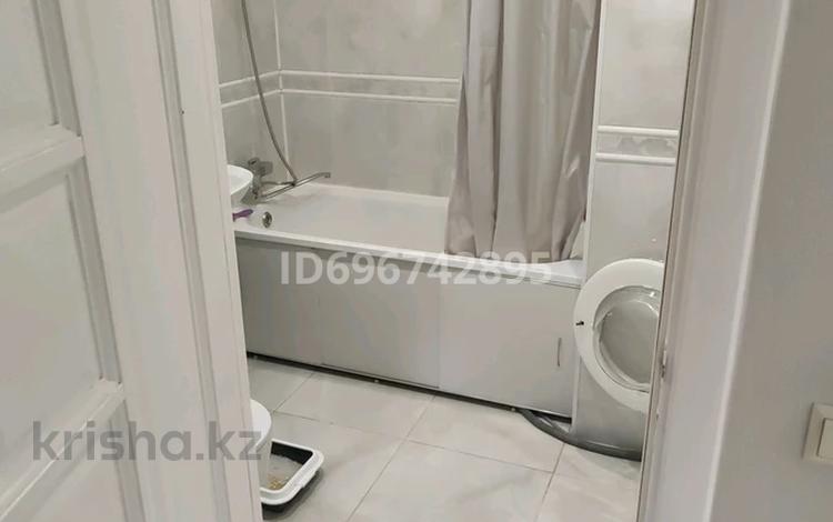 3-бөлмелі пәтер · 67 м² · 5/5 қабат, Кердери 135 — Евразия, Кердери,135, бағасы: 30 млн ₸ в Уральске, мкр Школьник — фото 52