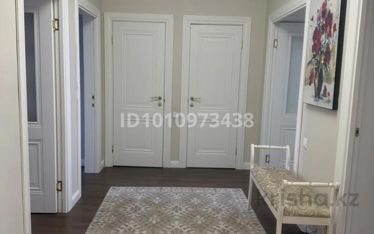 3-комнатная квартира · 104 м² · 8/10 этаж, мкр. Алтын орда, Газизы Жубановой 146 за 46 млн ₸ в Актобе — фото 2