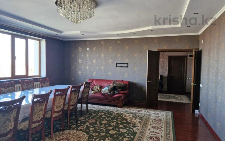 4-комнатная квартира · 140 м² · 4/5 этаж, мкр Нурсат 145 за 300 000 〒 в Шымкенте, Каратауский р-н — фото 2