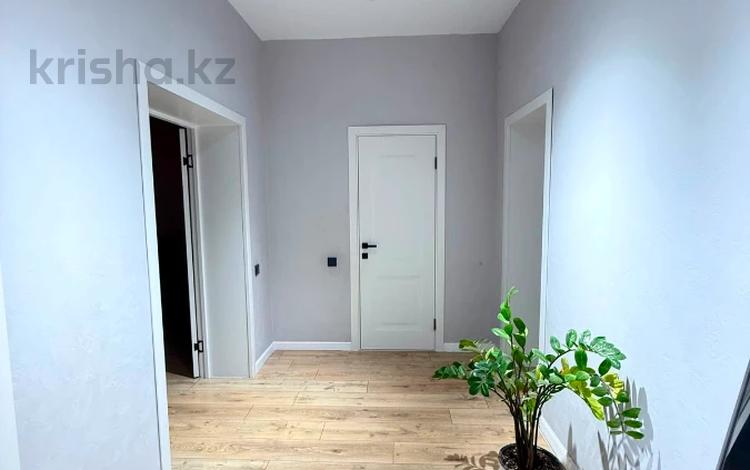 2-бөлмелі пәтер · 70 м² · 4/5 қабат, Алтын орда ш/а., бағасы: 30 млн ₸ в Актобе, мкр. Алтын орда — фото 3