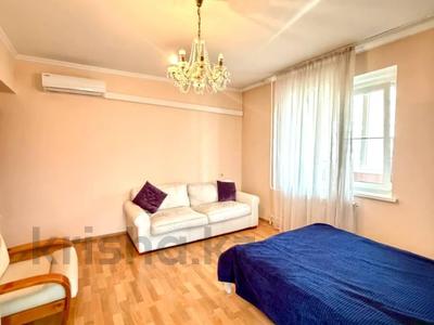 1-бөлмелі пәтер · 45 м² · 10/14 қабат, Самал-1 ш/а. 32, бағасы: 50 млн ₸ в Алматы, Медеуский р-н