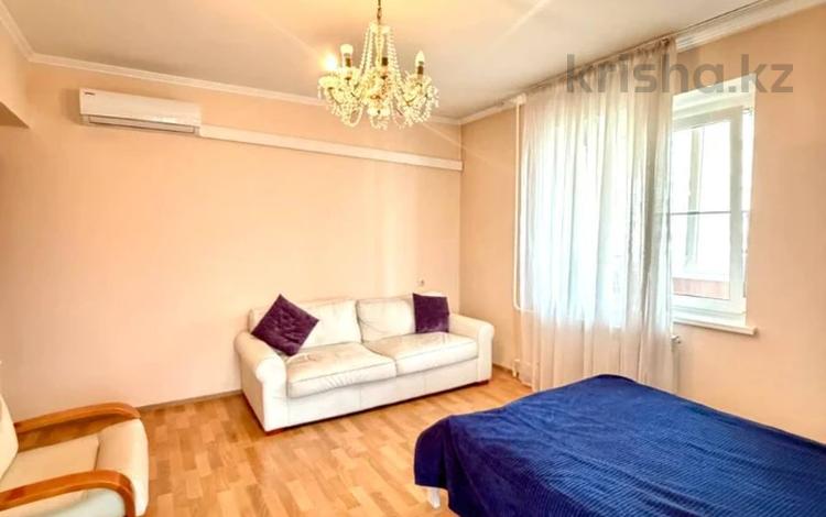 1-бөлмелі пәтер · 45 м² · 10/14 қабат, Самал-1 ш/а. 32, бағасы: 50 млн ₸ в Алматы, Медеуский р-н — фото 8
