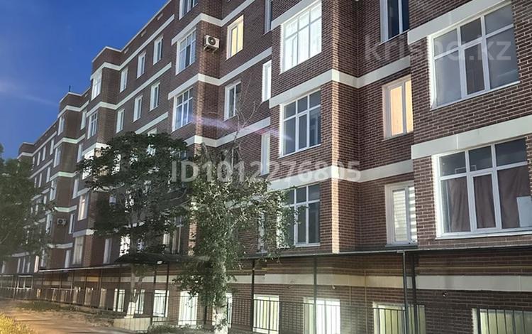 2-комнатная квартира · 52 м² · 5/5 этаж, 3-й мкр 37 за 17.8 млн ₸ в Актау — фото 2