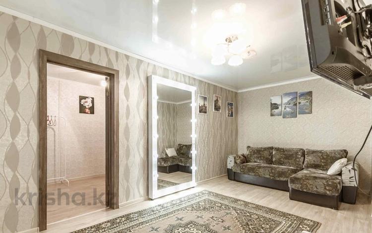 2-комнатная квартира, 45 м², 5/5 этаж помесячно, Жабаева 137 за 200 000 〒 в Петропавловске — фото 2