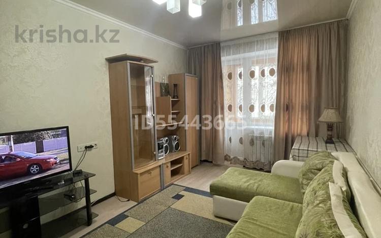 2-комнатная квартира, 60 м², 2/4 этаж помесячно, Огарёва 2Б