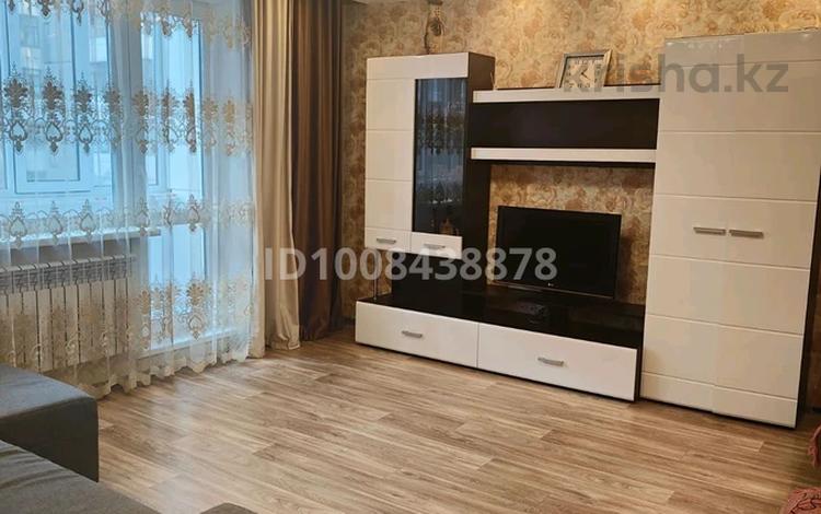 3-комнатная квартира · 63 м² · 3/10 этаж, мкр Юго-Восток, Мкр Юго-Восток, 28й микрорайон 11/2 — Сатыбалдина за 280 000 ₸ в Караганде, Казыбек би р-н — фото 2