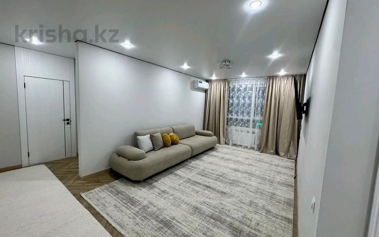 2-бөлмелі пәтер · 60 м² · 2/9 қабат, мкр Акжайык, Толеметова 85, бағасы: 300 000 ₸ в Шымкенте, Абайский р-н — фото 2